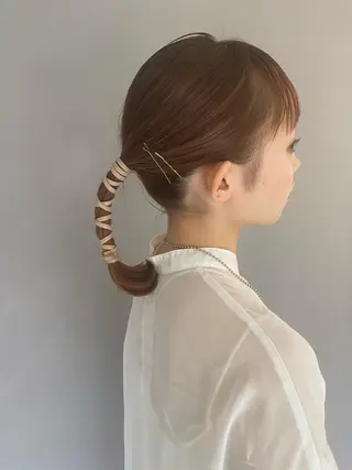 セミロング ヘアアレンジ shiori ﾍﾞｰｼﾞｭｶﾗｰのヘアスタイル