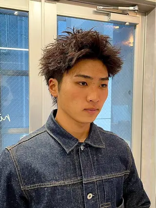 ショート パーマ メンズ 豊崎 佑輔のヘアスタイル