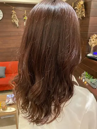 ロング カラー 網代 志帆のヘアスタイル