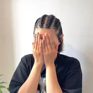 ミディアム ヘアメ🎀推しカラー 🥣横浜/しほ🧸のヘアスタイル