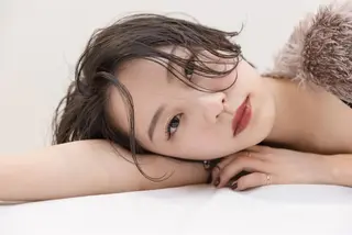 ショート カラー ツジガキ ユウスケのヘアスタイル