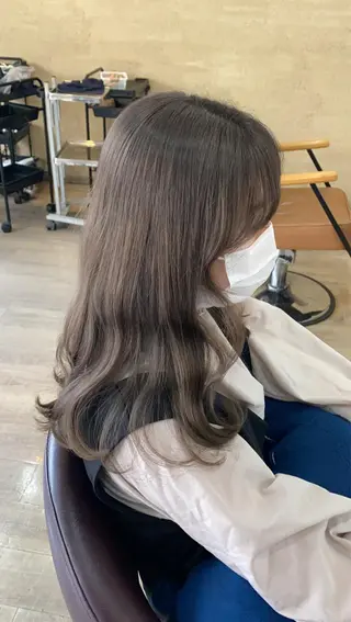 セミロング ELEN 新百合ヶ丘のヘアスタイル