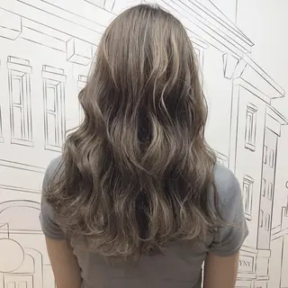 セミロング TOMOKA 艶髪/透明感カラーのヘアスタイル