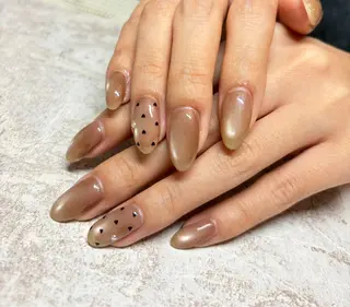 ネイル Lowé いちごのネイルデザイン