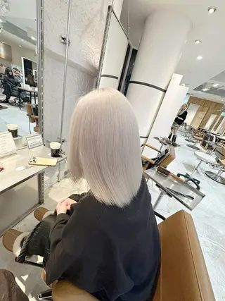 ショート カラー レイヤーブリーチ特化 ホワイト専門/岸のヘアスタイル