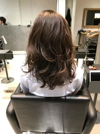 ミディアム 縮毛矯正セミナー講師 ヨコモリユウキのヘアスタイル