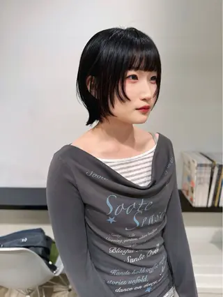 ミディアム ウルフ/似合わせ レイヤー/RIHOのヘアスタイル