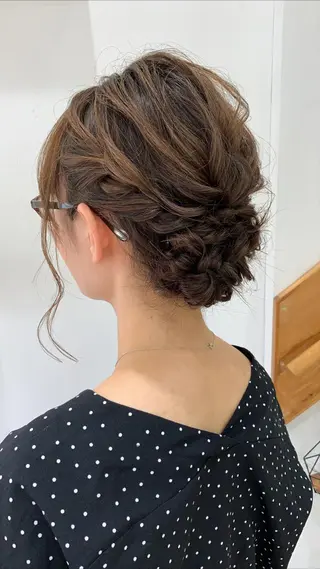 セミロング ヘアアレンジ ヘアアレンジ にいた　かづしげのヘアスタイル