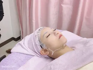 経絡リンパ美容整体 R-IIIサロンのエステ・リラクイメージ