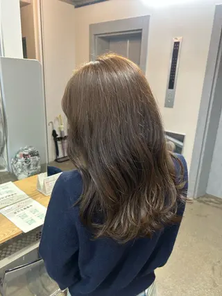 セミロング サワムラ ソナタのヘアスタイル