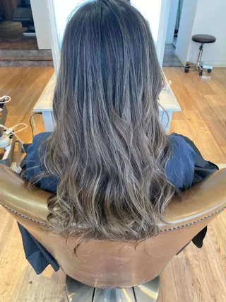 ロング カラー アンソニー ショウゴのヘアスタイル