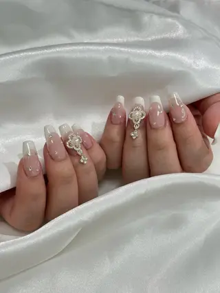 ネイル salon iris 🦋北広島市大曲のネイルデザイン