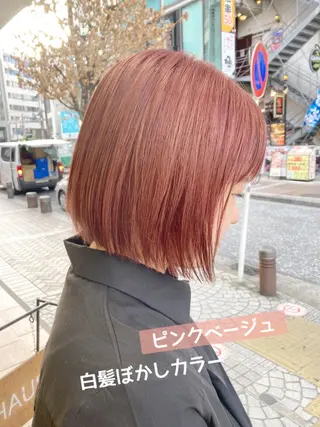 ミディアム あやかショート 白髪ぼかしのヘアスタイル