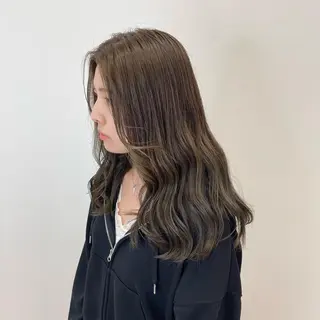 セミロング 千代 夏輝のヘアスタイル