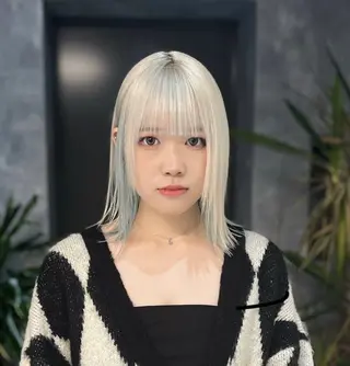 ミディアム ハイトーン特化🎀 LEONのヘアスタイル