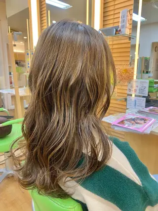 ロング 宇賀 芹加のヘアスタイル