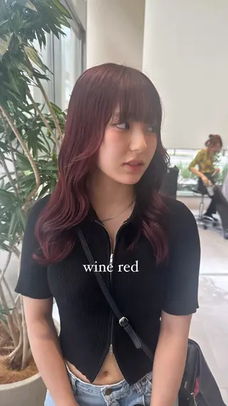 セミロング カラー ミオ💎ショート 透ける暗髪のヘアスタイル