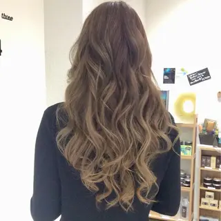 ロング カラー 中林 由佳のヘアスタイル
