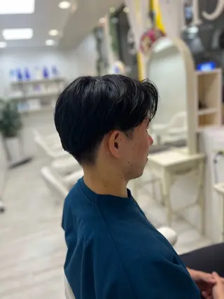 メンズ aL-ter che'rie所属・岡崎 嶺のヘアスタイル