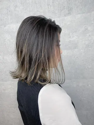 ミディアム カラー _WHITE 天王寺のヘアスタイル