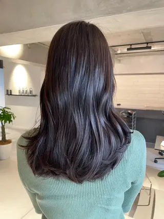 カラー イズミ ナナコのヘアスタイル