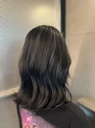 ミディアム カラー 吉野 瑳桜のヘアスタイル