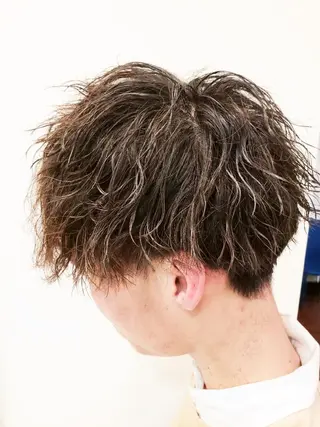 メンズ パーマ ショート 特殊パーマ 片山恭兵のヘアスタイル