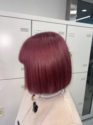 ミディアム カラー 🖤ハイトーン× レイヤー🖤SARAのヘアスタイル