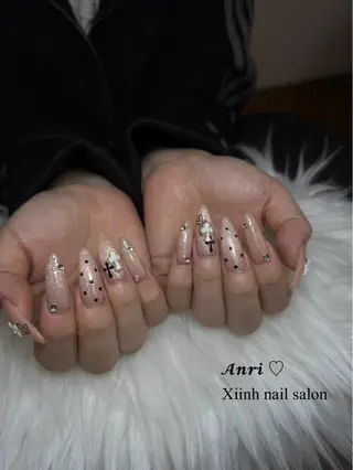 ネイル 𝓐𝓷𝓻𝓲 XiinhNailのネイルデザイン