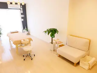 学生向けケア| 肩こり・姿勢・小顔✨のエステ・リラクイメージ