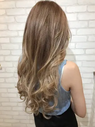 ロング カラー 🫧透明感カラー🫧 海田駅❄️Nao❄️のヘアスタイル