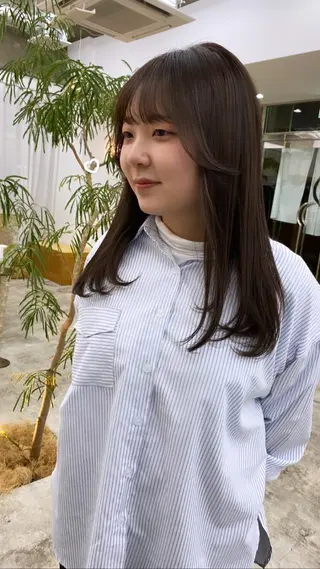 ロング カラー KVELL ユナのヘアスタイル
