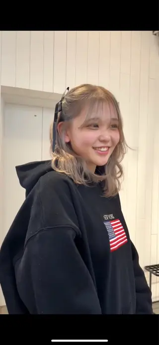 ミディアム カラー フカミ マナカのヘアスタイル
