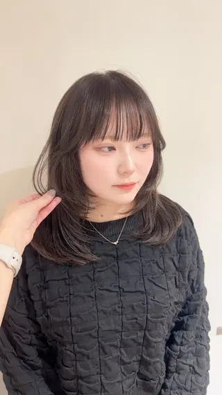 ミディアム 近藤 若菜のヘアスタイル