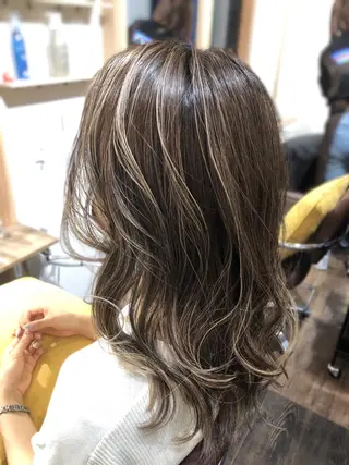 セミロング カラー 浦山 和之のヘアスタイル