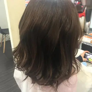ミディアム 中本 愛理のヘアスタイル