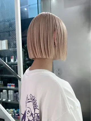 ショート カラー ayano/天神 ハイトーン/ブリーチのヘアスタイル