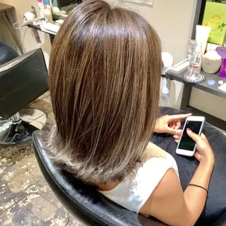 ミディアム カラー UMEDA FIGAROのヘアスタイル