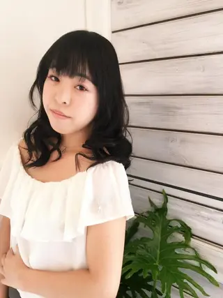 セミロング カラー hair shiki -志希-のヘアスタイル