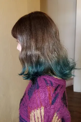 ミディアム 今中 小百合のヘアスタイル
