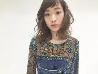 ミディアム カラー 池田 真由美のヘアスタイル