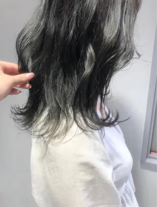 ミディアム カラー 遠藤 愛莉のヘアスタイル