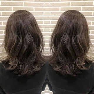 ミディアム カラー 山北 咲子のヘアスタイル