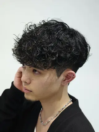 パーマ メンズ fifth 安次富　泰雅のヘアスタイル