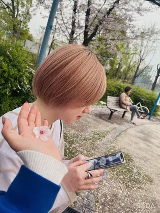 カラー 秋山 美奈のヘアスタイル