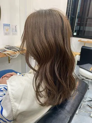 セミロング カラー 高梨 菜々のヘアスタイル