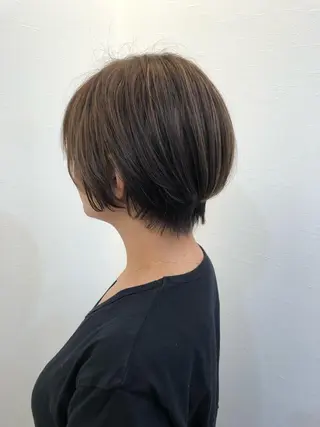 ショート ツノガイ エリのヘアスタイル