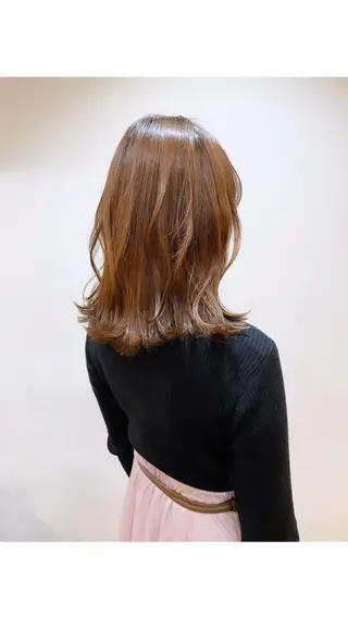 ミディアム カラー あずまぐち めぐみのヘアスタイル