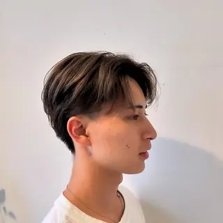 カラー メンズ メンズ特化シャドウパ ーマラウンドマッシュのヘアスタイル