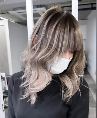 カラー 草島 友樹のヘアスタイル